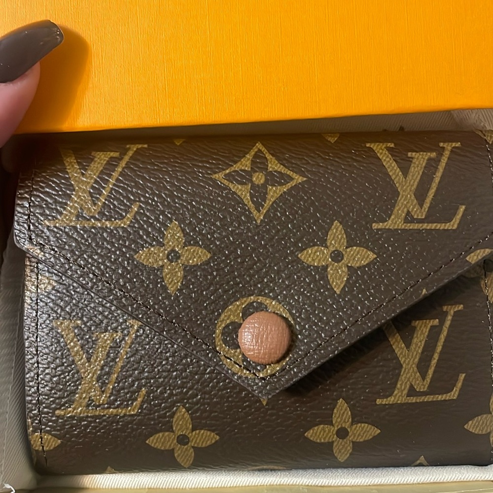 Women’s new in box wallet